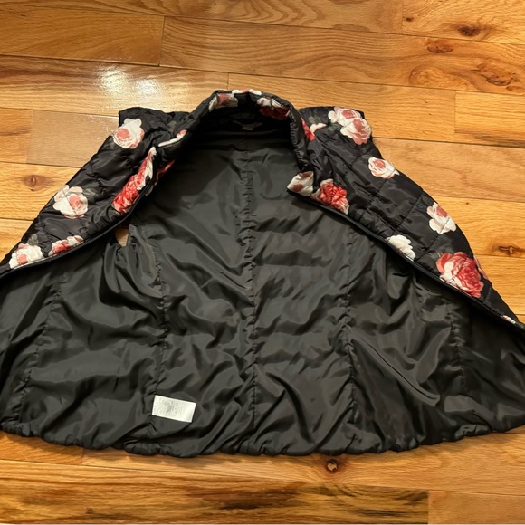 Ann Taylor Loft Outlet Flowered Quilted Vest, Size S - Picture 2 of 5